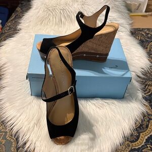 ANTONIO MELANI Black and Tan Wedge Heels sz 10